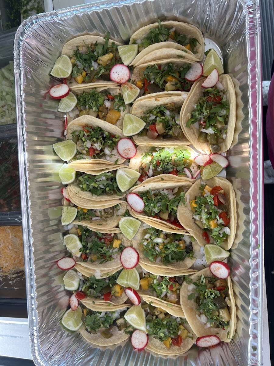 Taqueria Los jefes food truck Menu