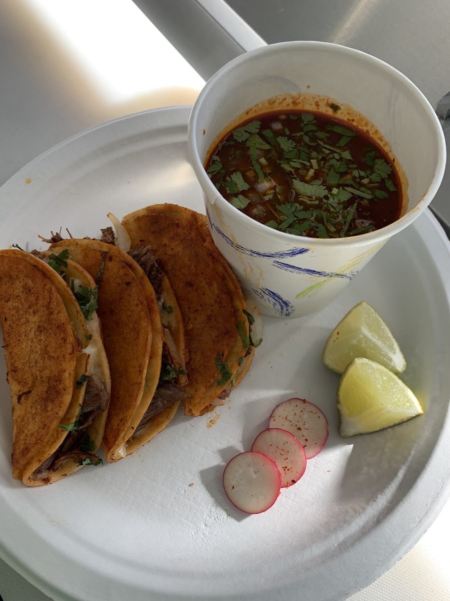Taqueria Los jefes food truck Photo 4